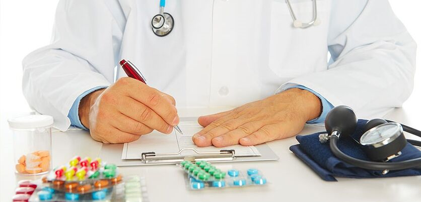 doctor prescribes medication for prostatitis